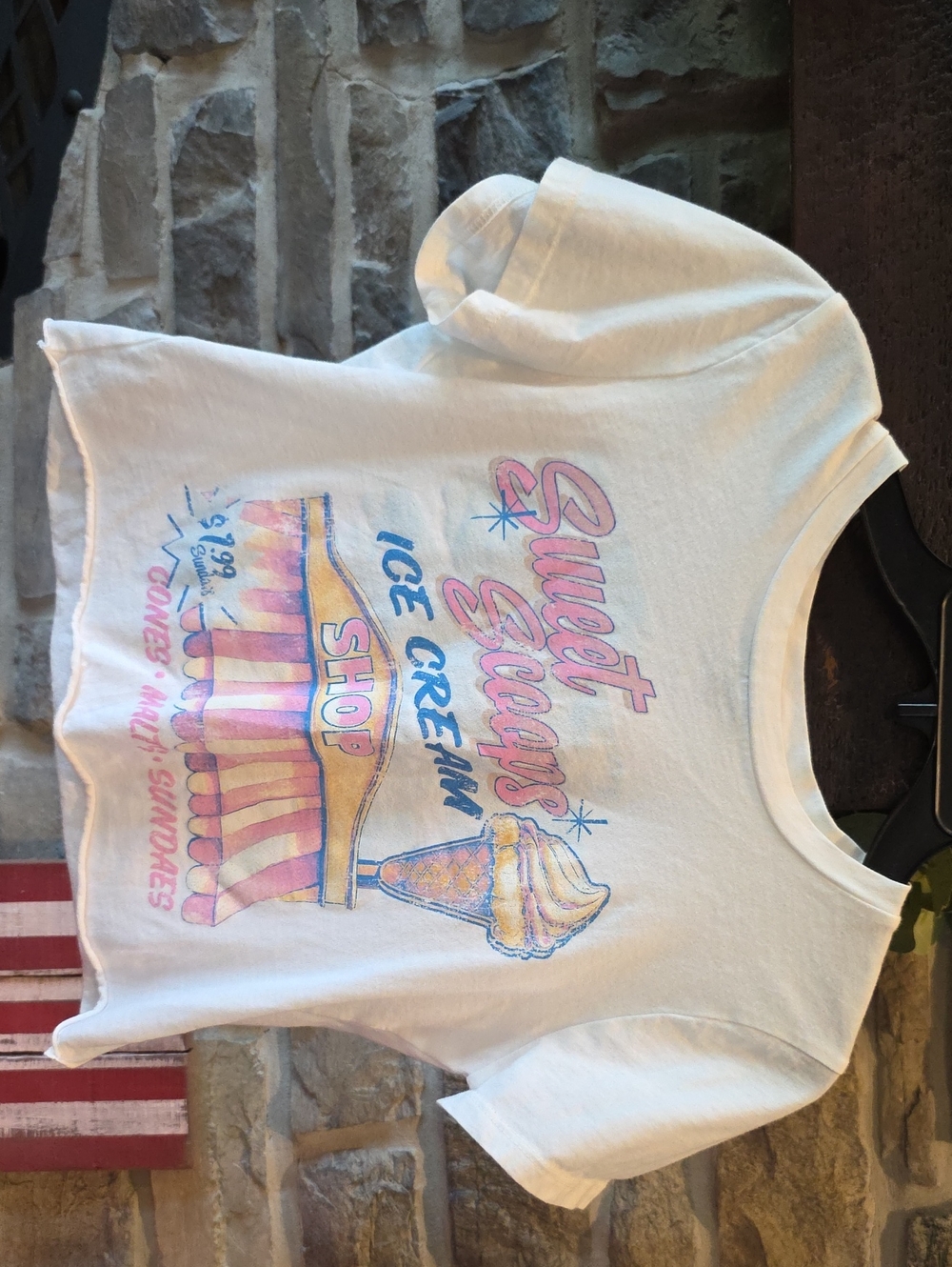 Originality Sweet Escapes Kids Ice Cream Graphic Crop Tee Size Medium
